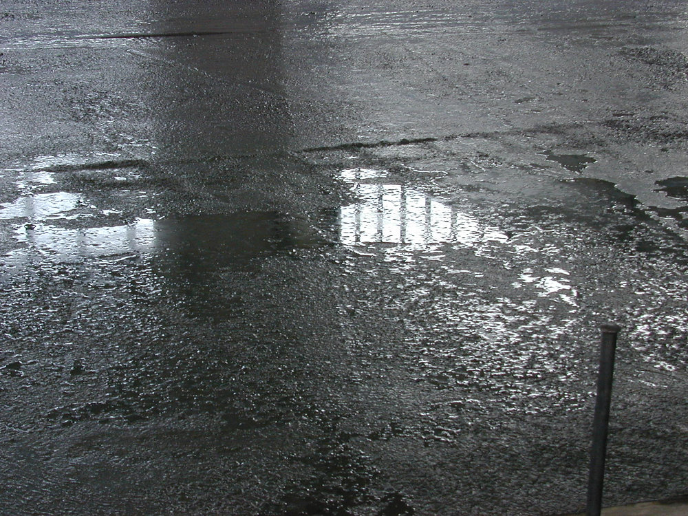 چرا بتن آب می اندازد؟